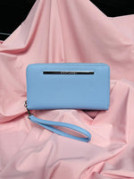 Cargar imagen en el visor de la galería, Billetera Steve Madden Celeste
