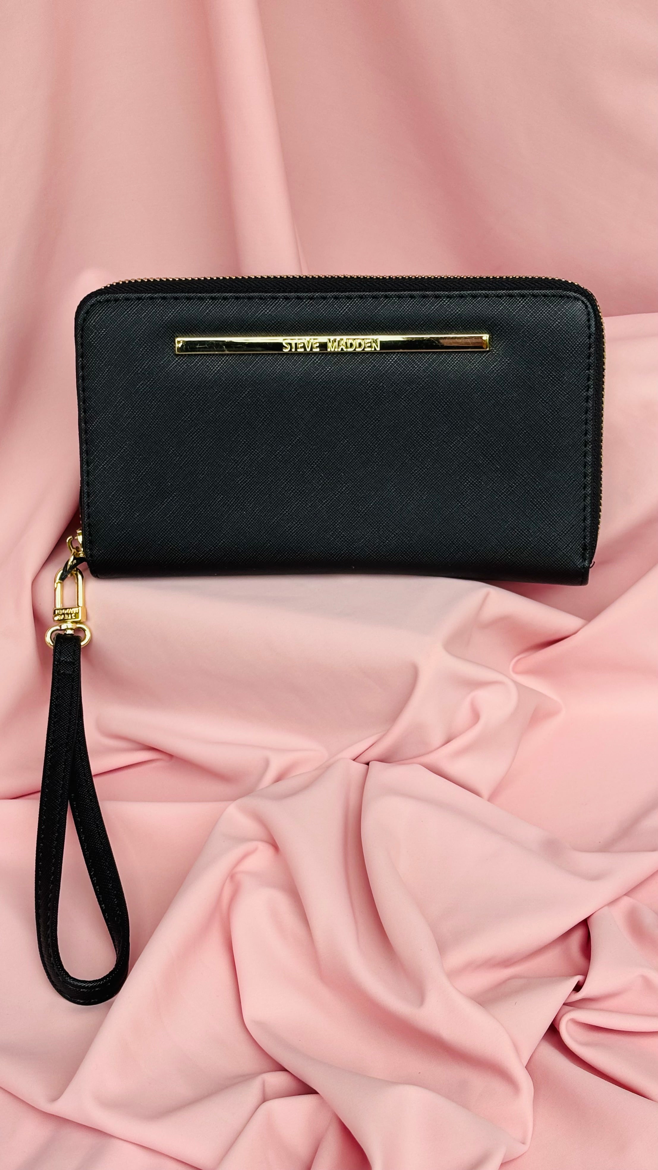 Billetera Steve Madden Negra
